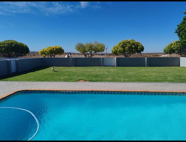 4 BEDROOM HOUSE FOR SALE IN LONG ACRES COUNTRY ESTATE